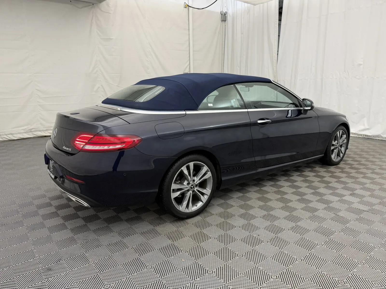 Mercedes-Benz C-Class photo 12