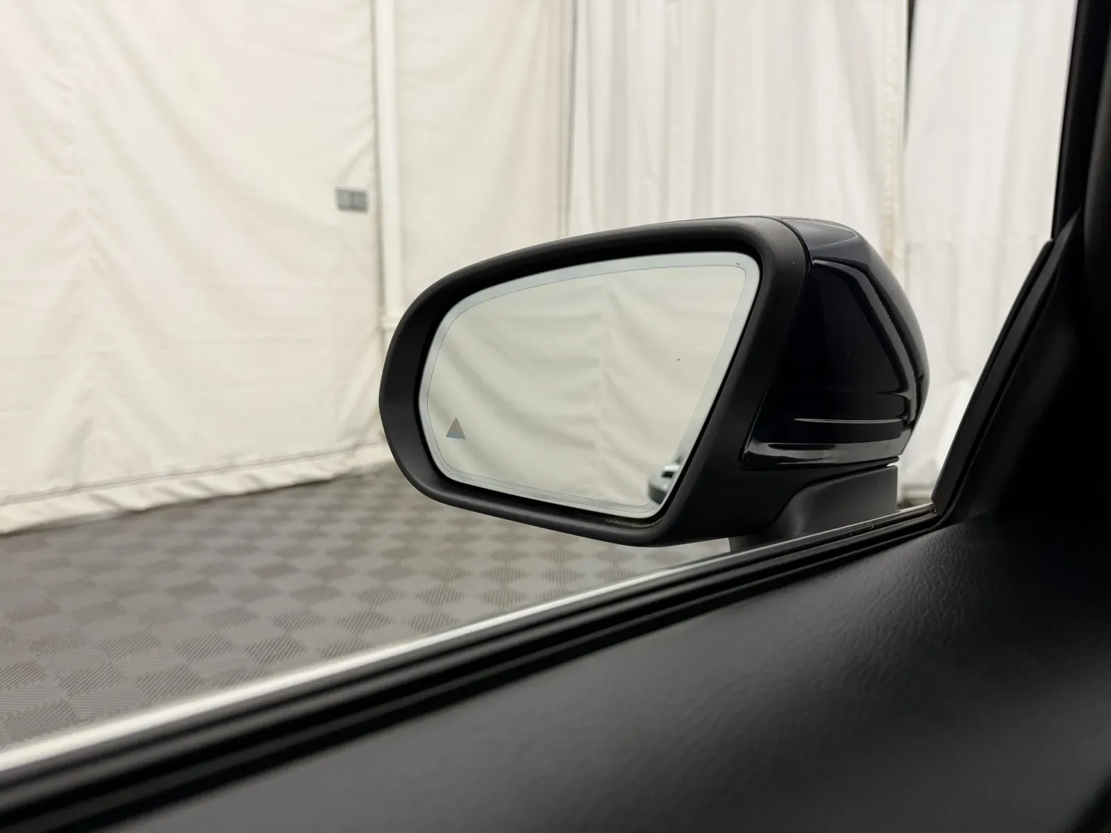 Mercedes-Benz C-Class photo 26
