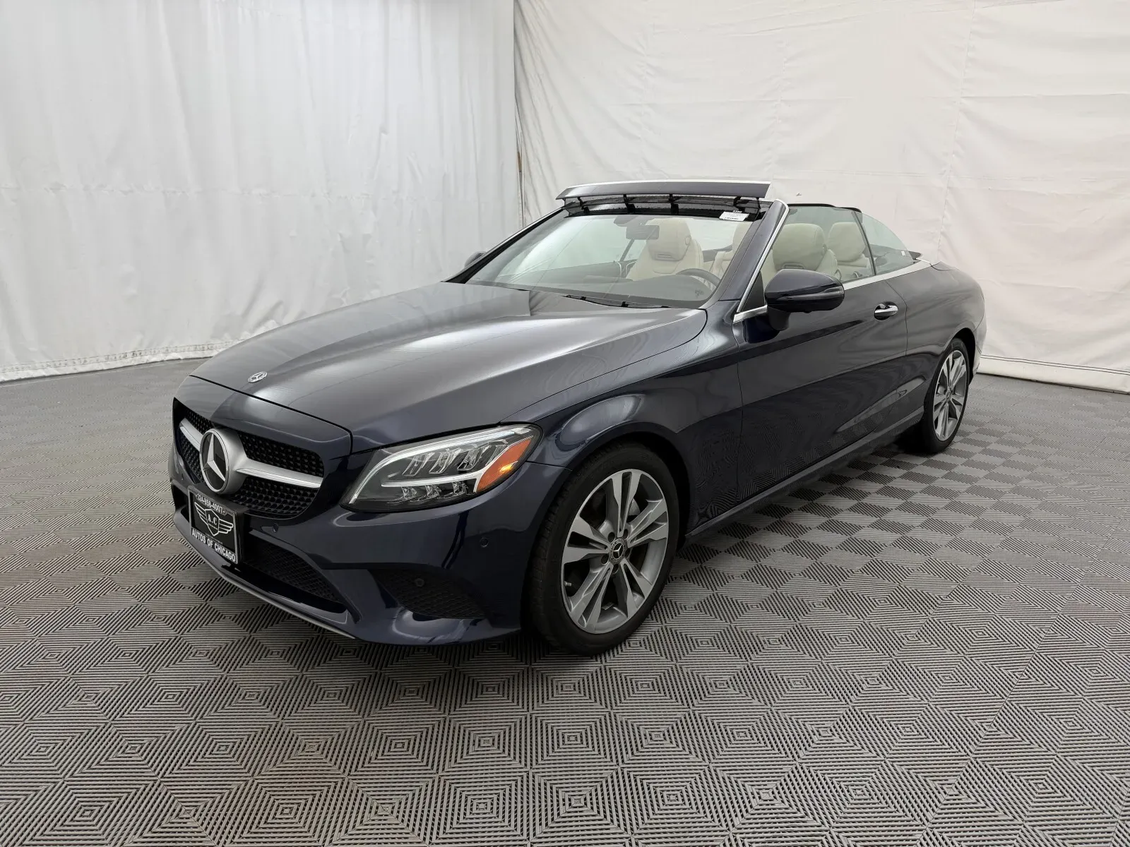 Mercedes-Benz C-Class photo 2