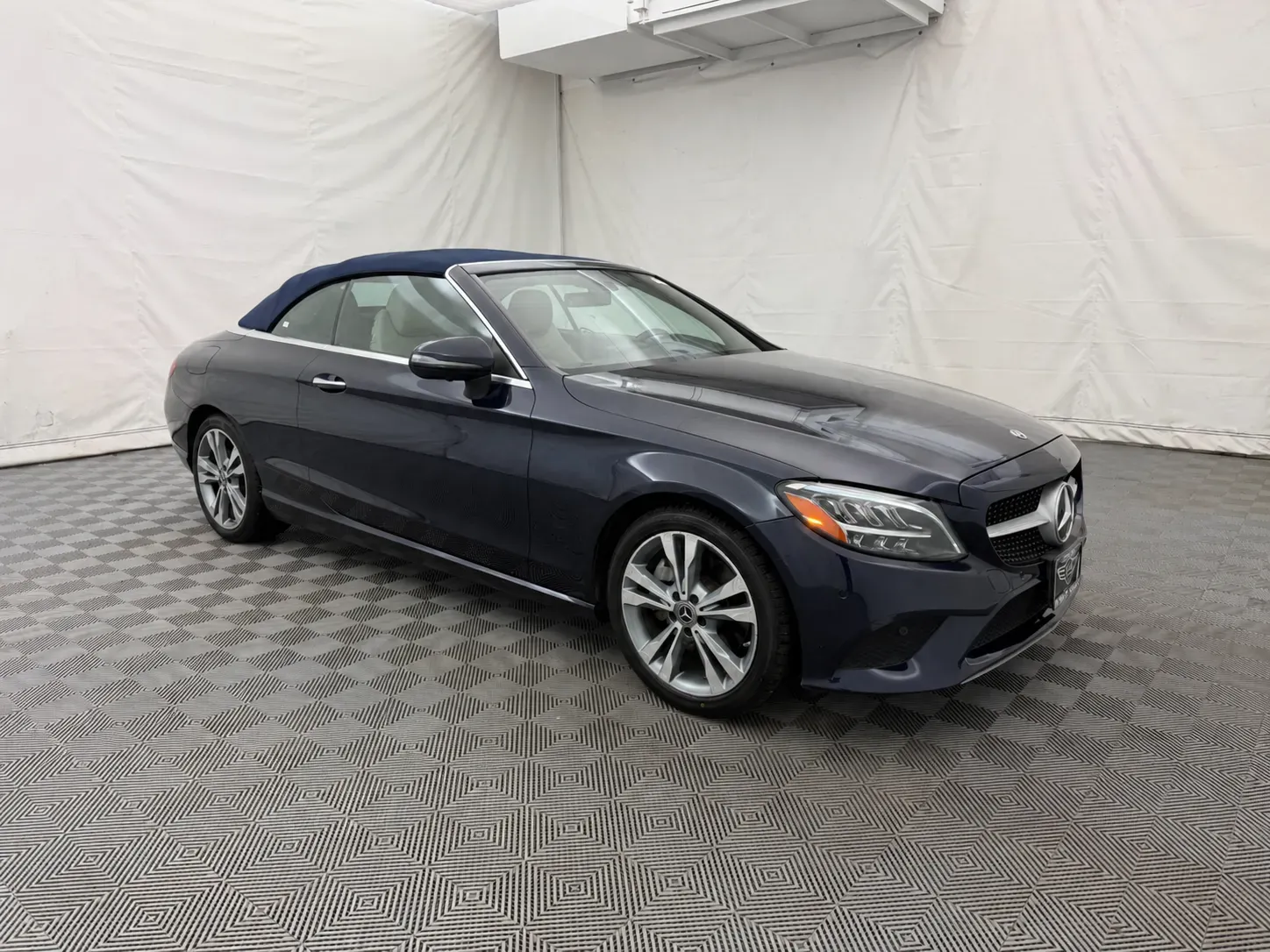 Mercedes-Benz C-Class photo 11