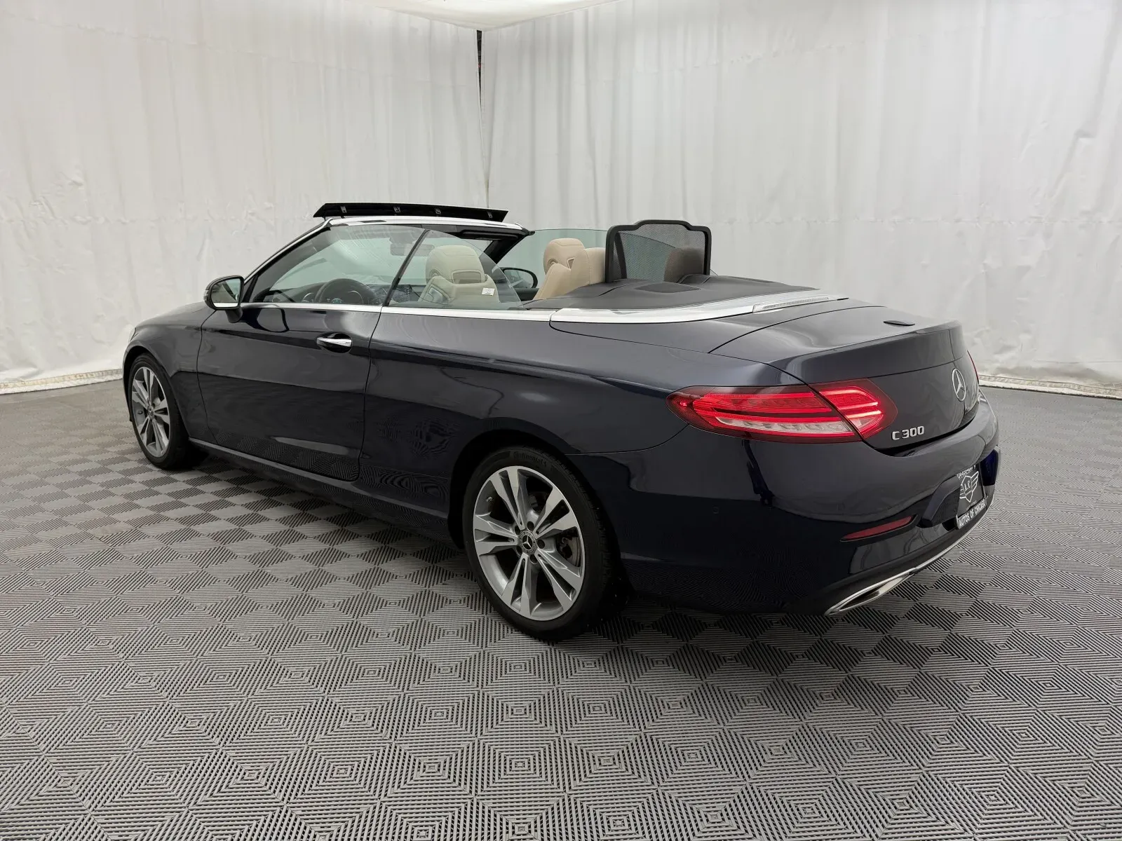 Mercedes-Benz C-Class photo 8