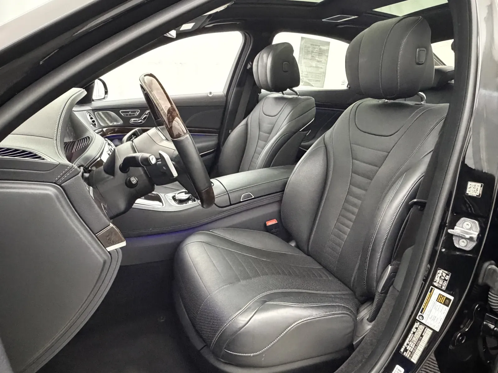 Mercedes-Benz S-Class photo 9