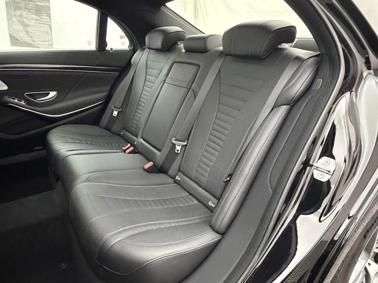 Mercedes-Benz S-Class photo 52