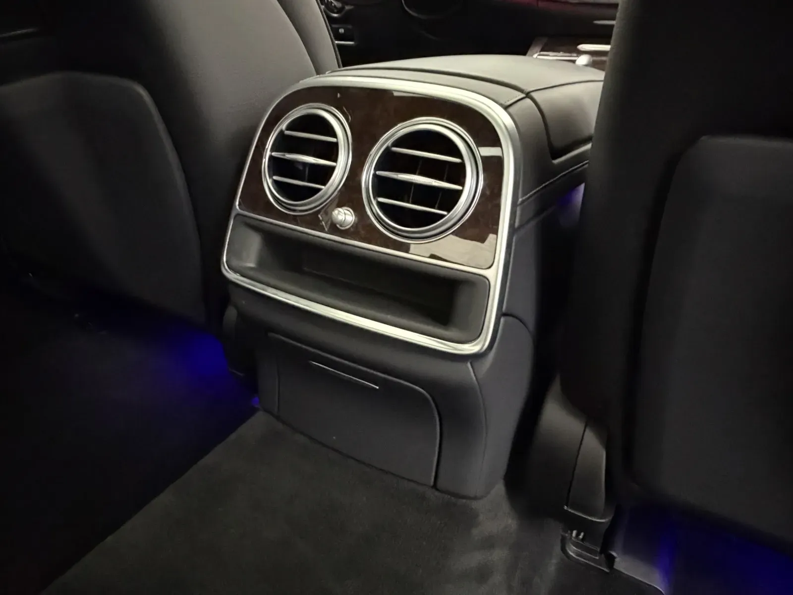 Mercedes-Benz S-Class photo 53