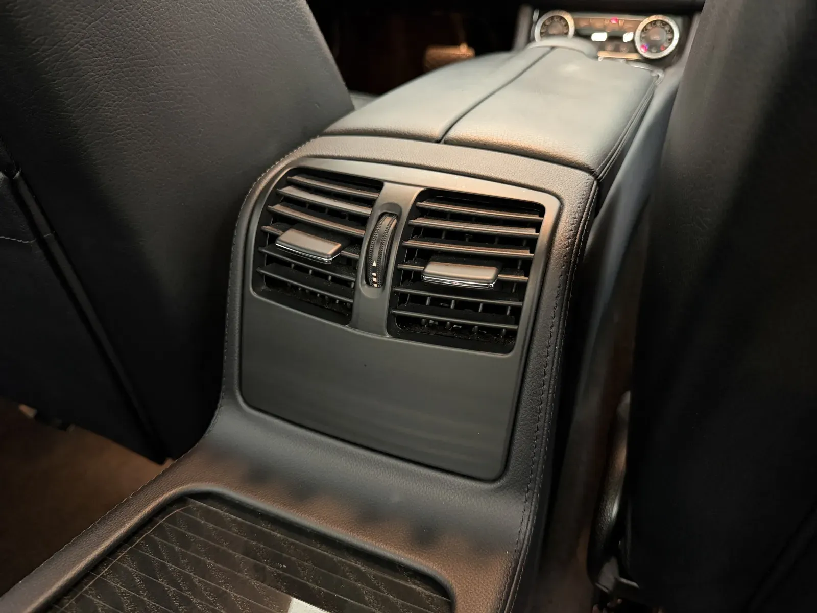 Mercedes-Benz CLS photo 30