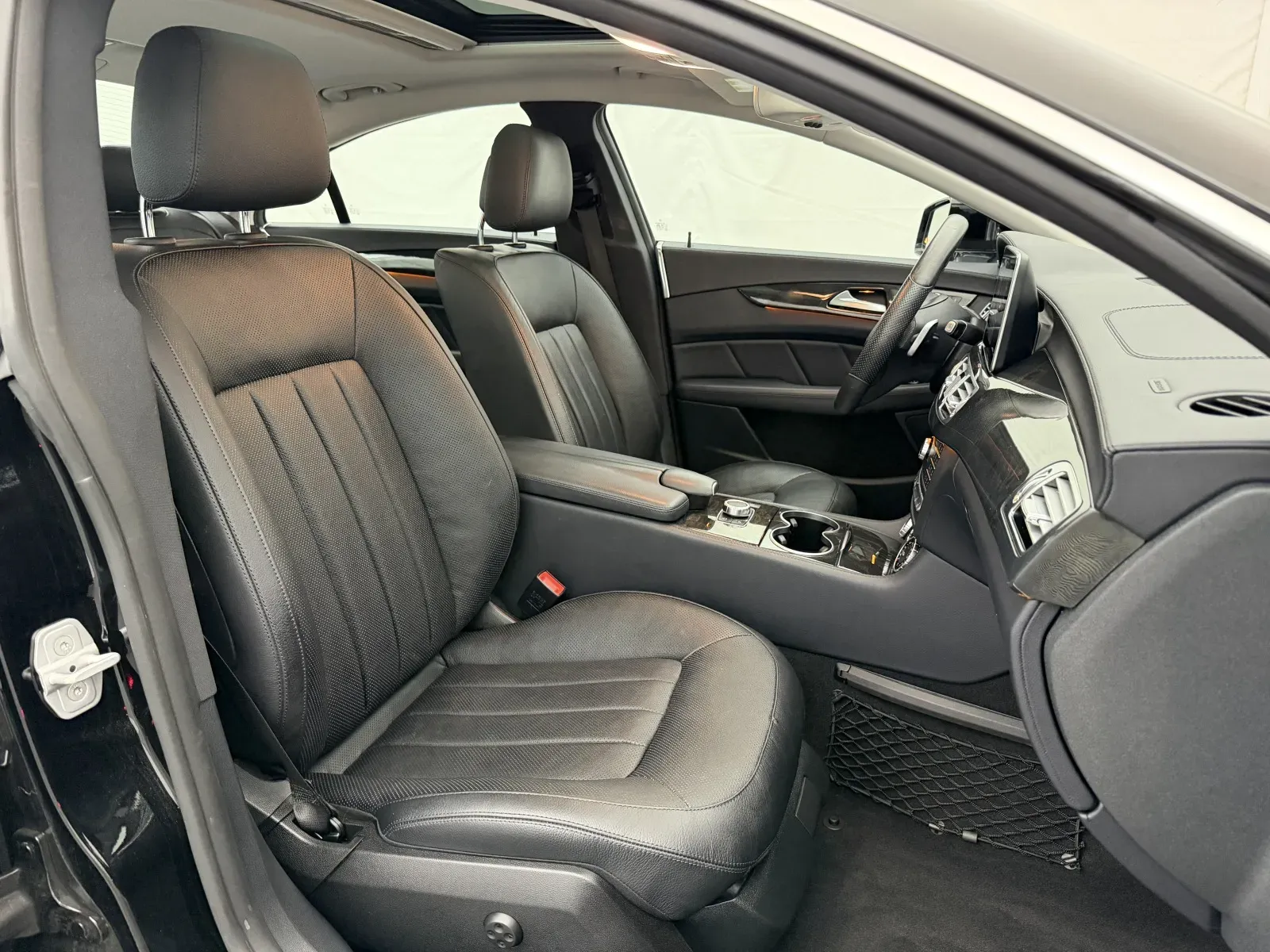 Mercedes-Benz CLS photo 32