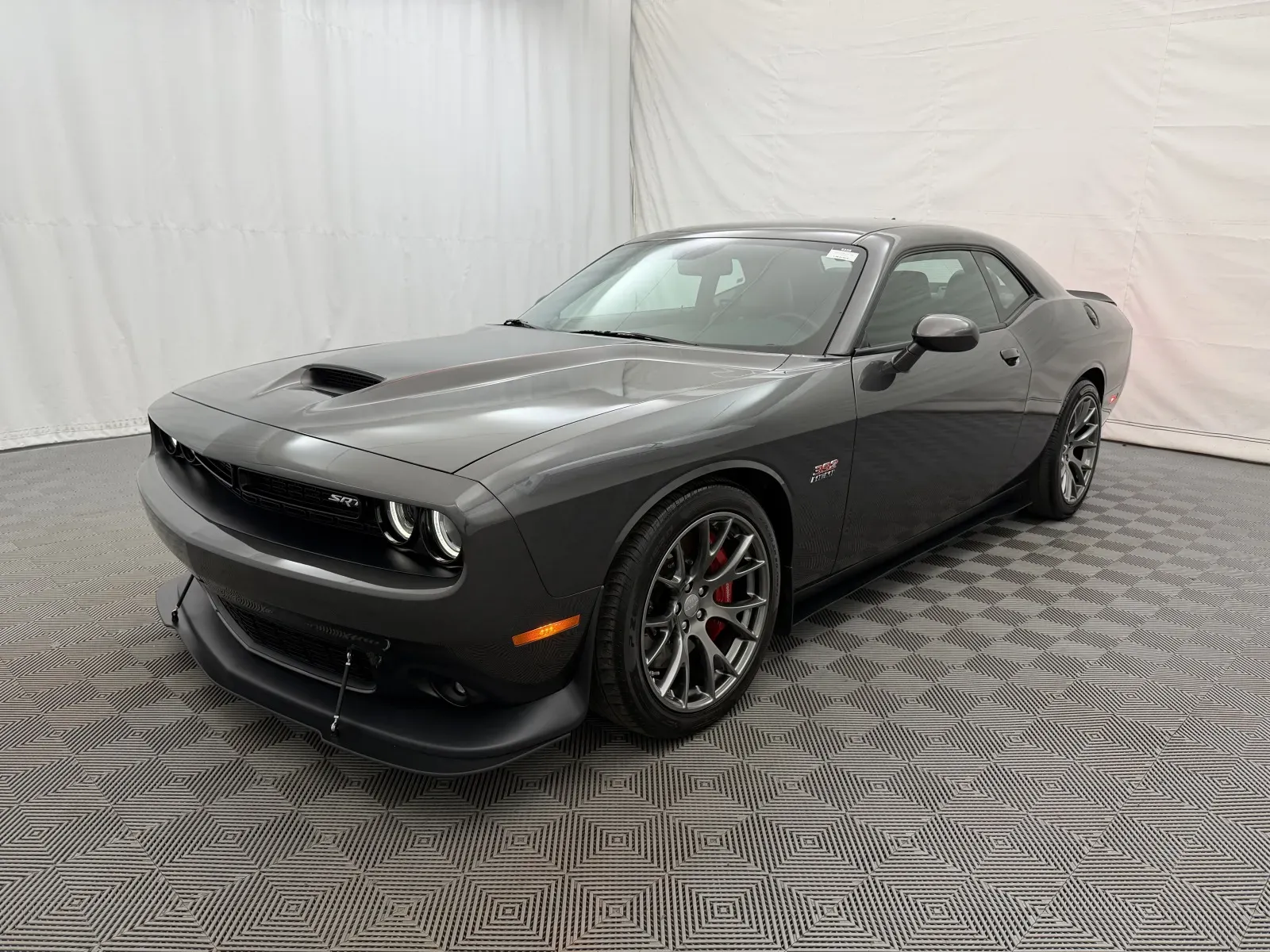Dodge Challenger photo 2