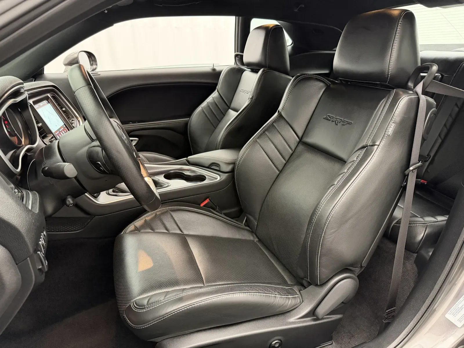 Dodge Challenger photo 11