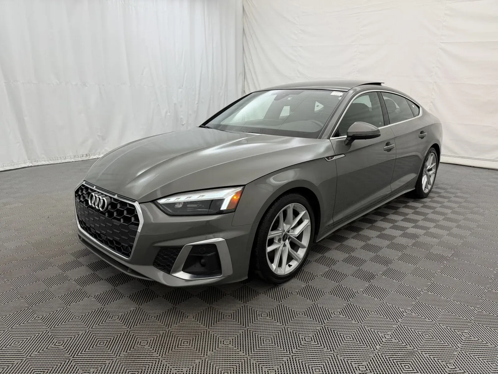 Audi A5 photo 2