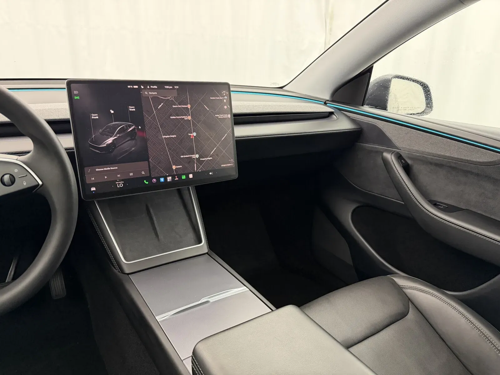 Tesla Model Y photo 16