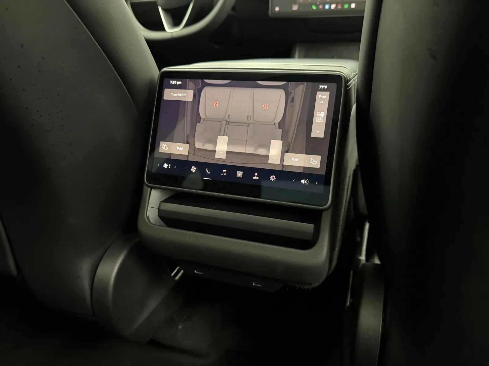 Tesla Model Y photo 33