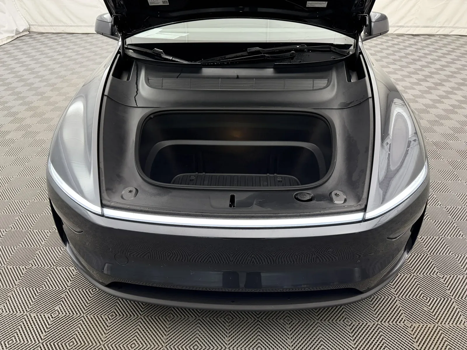 Tesla Model Y photo 39