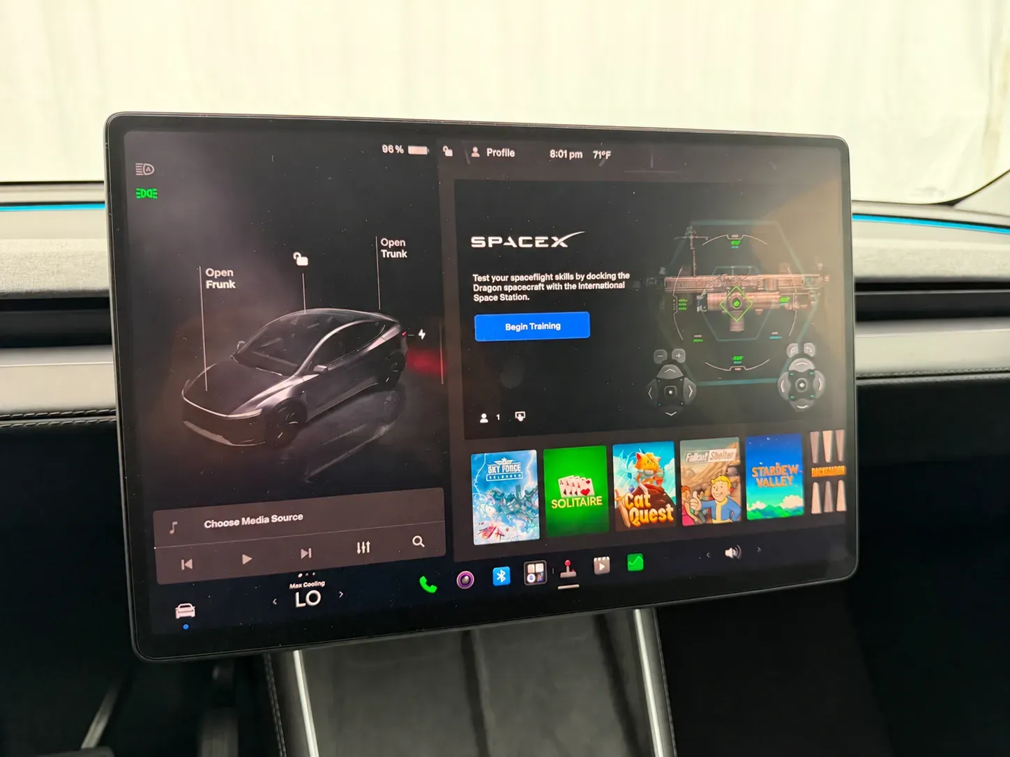 Tesla Model Y photo 28
