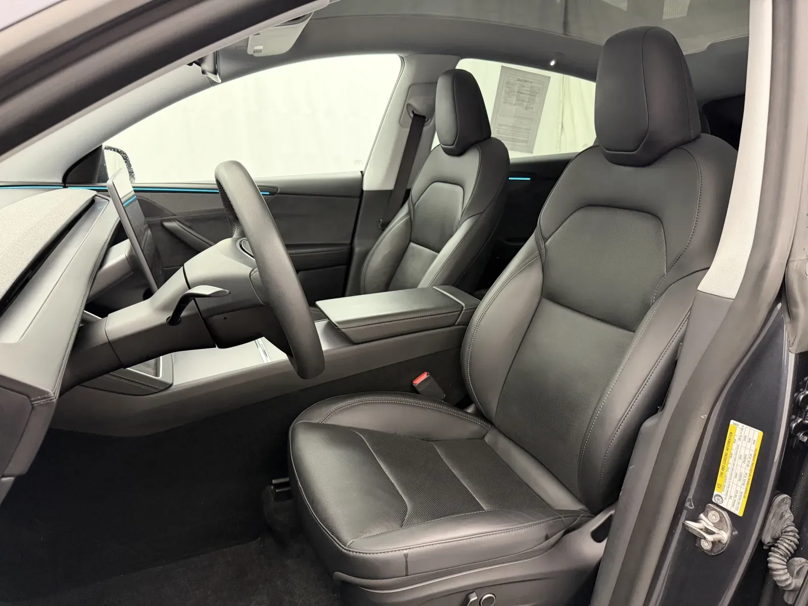 Tesla Model Y photo 9