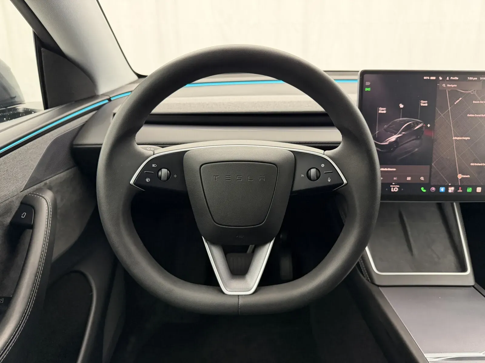 Tesla Model Y photo 12