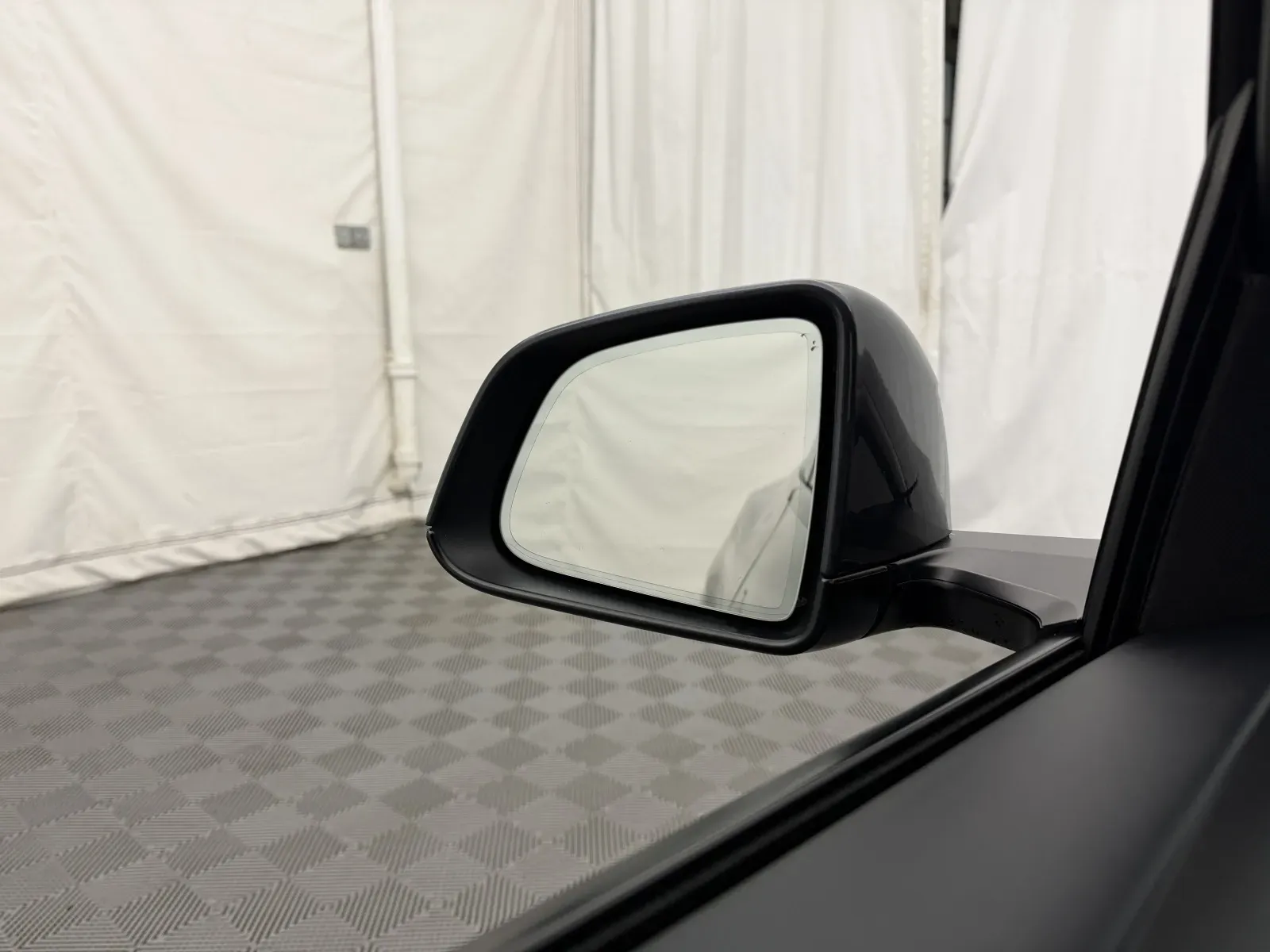 Tesla Model Y photo 14