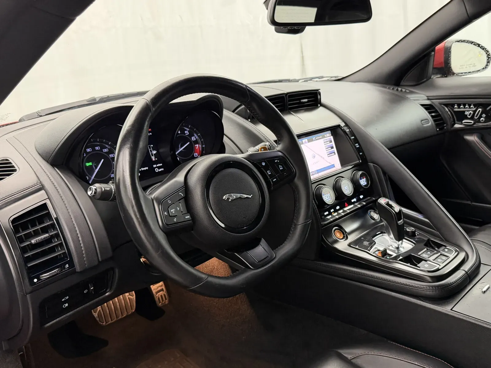 Jaguar F-TYPE photo 17