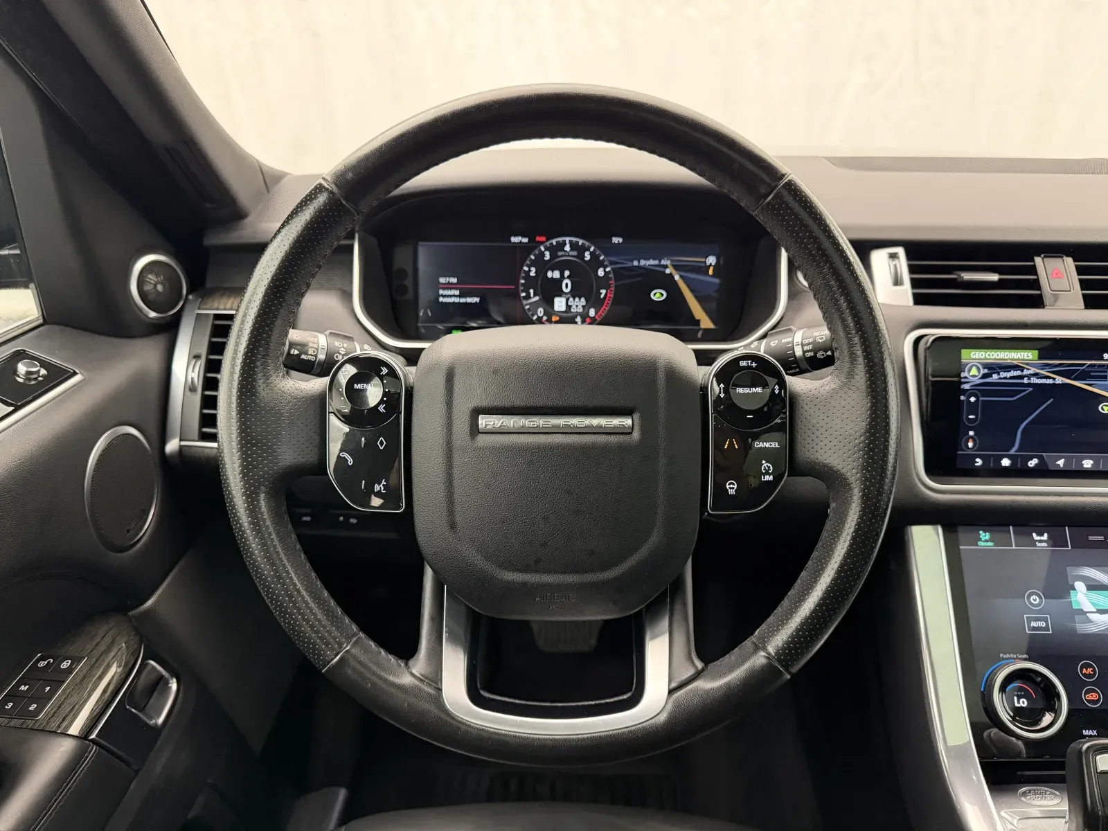 Land Rover Range Rover Sport photo 12