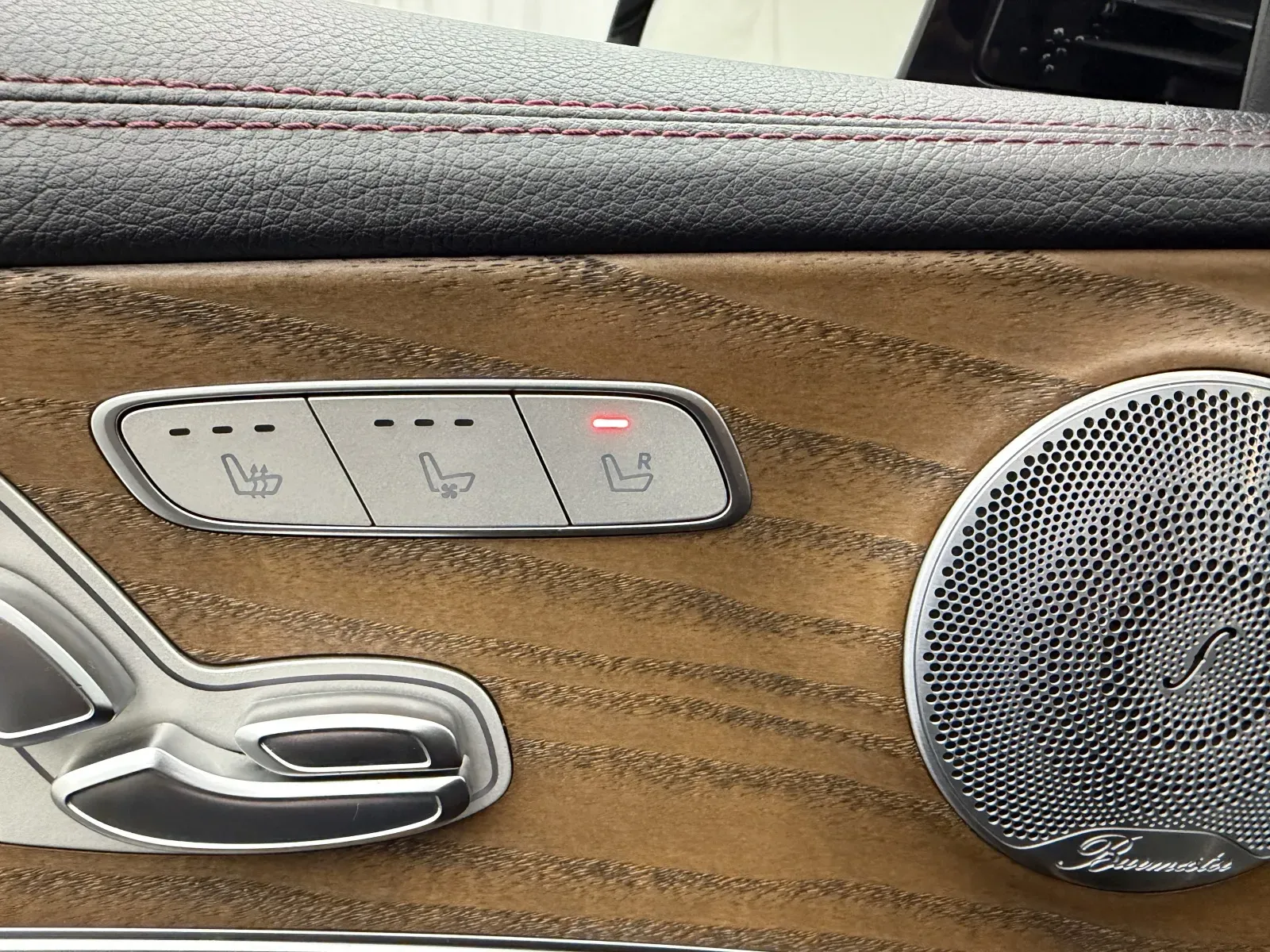 Mercedes-Benz E-Class photo 26