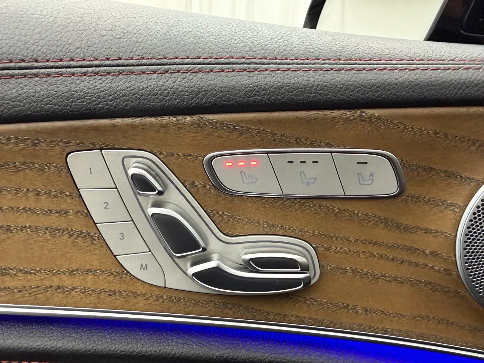 Mercedes-Benz E-Class photo 24