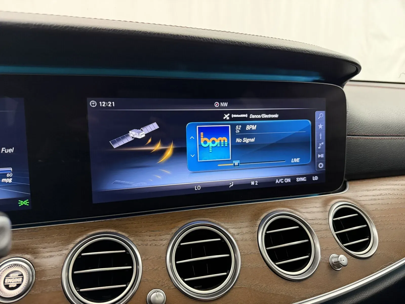 Mercedes-Benz E-Class photo 42