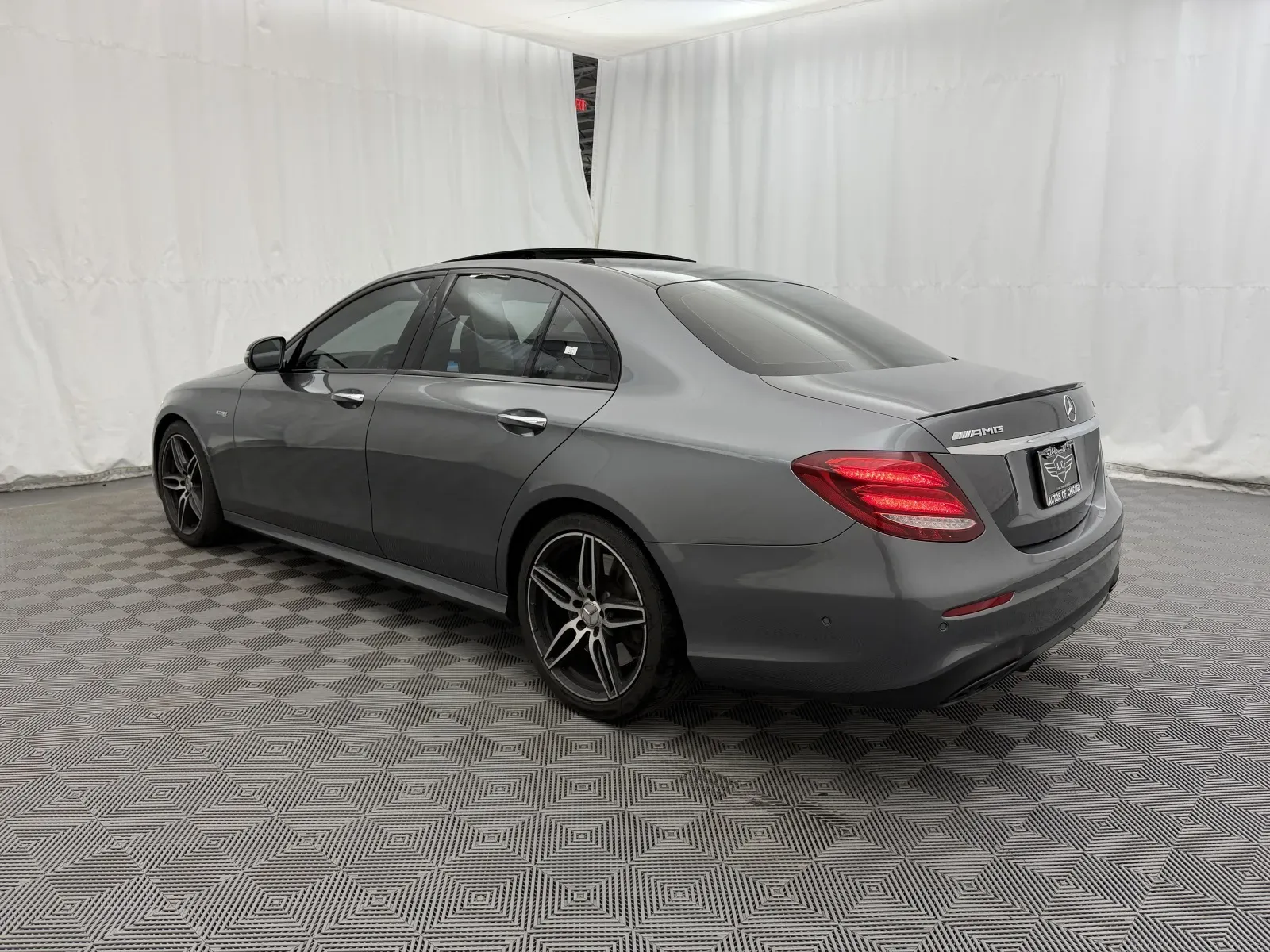 Mercedes-Benz E-Class photo 7