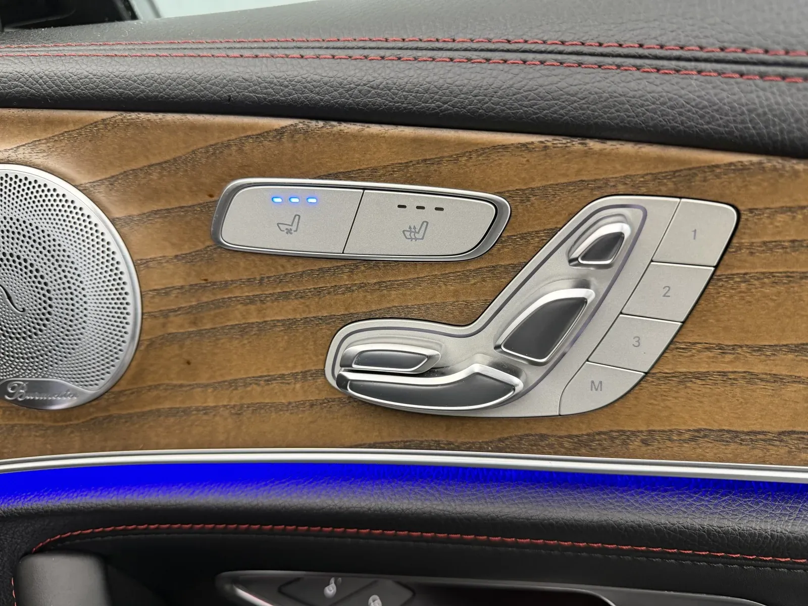Mercedes-Benz E-Class photo 51