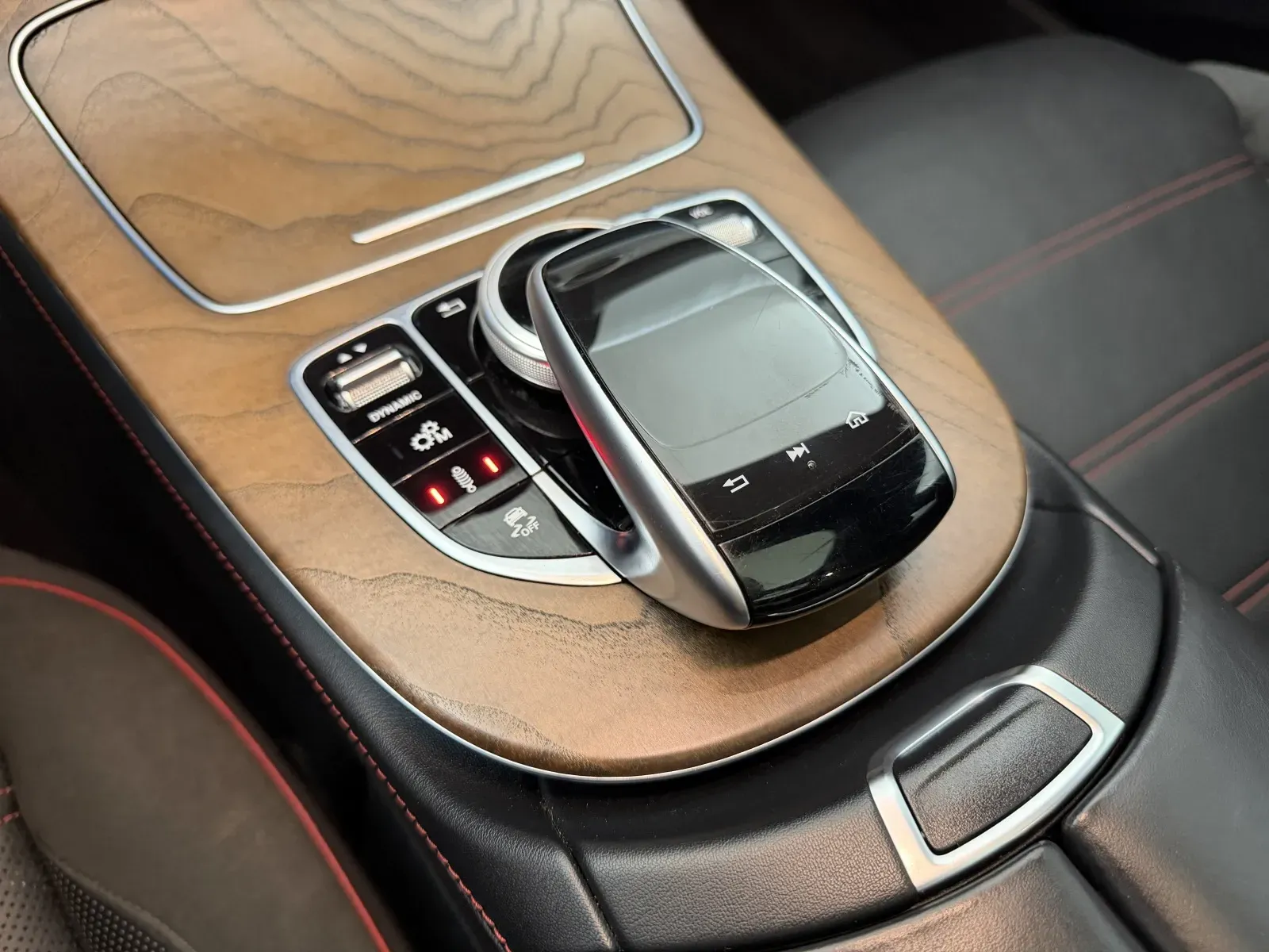 Mercedes-Benz E-Class photo 45