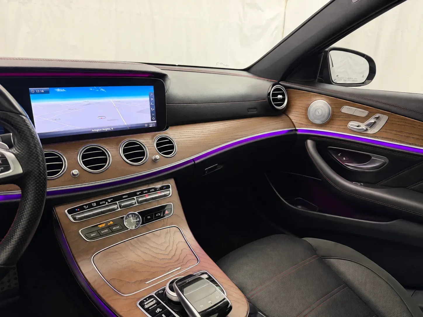 Mercedes-Benz E-Class photo 29