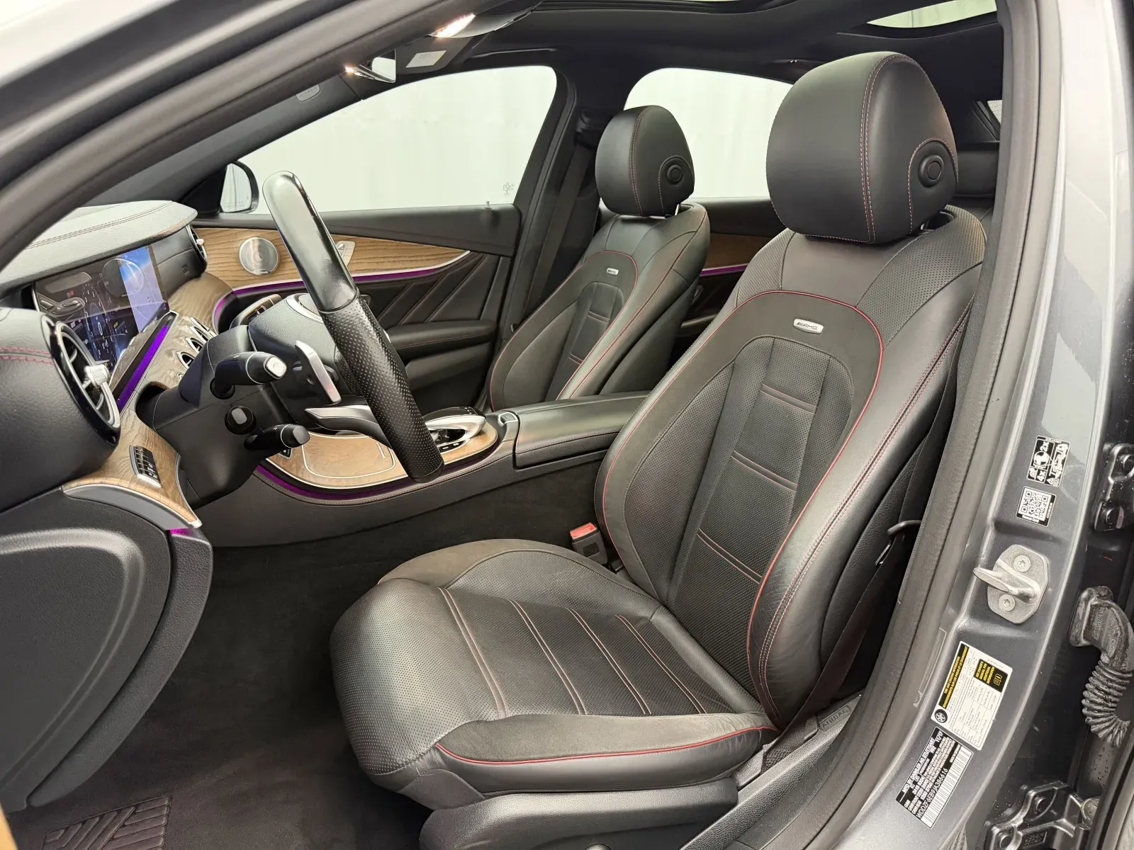 Mercedes-Benz E-Class photo 9