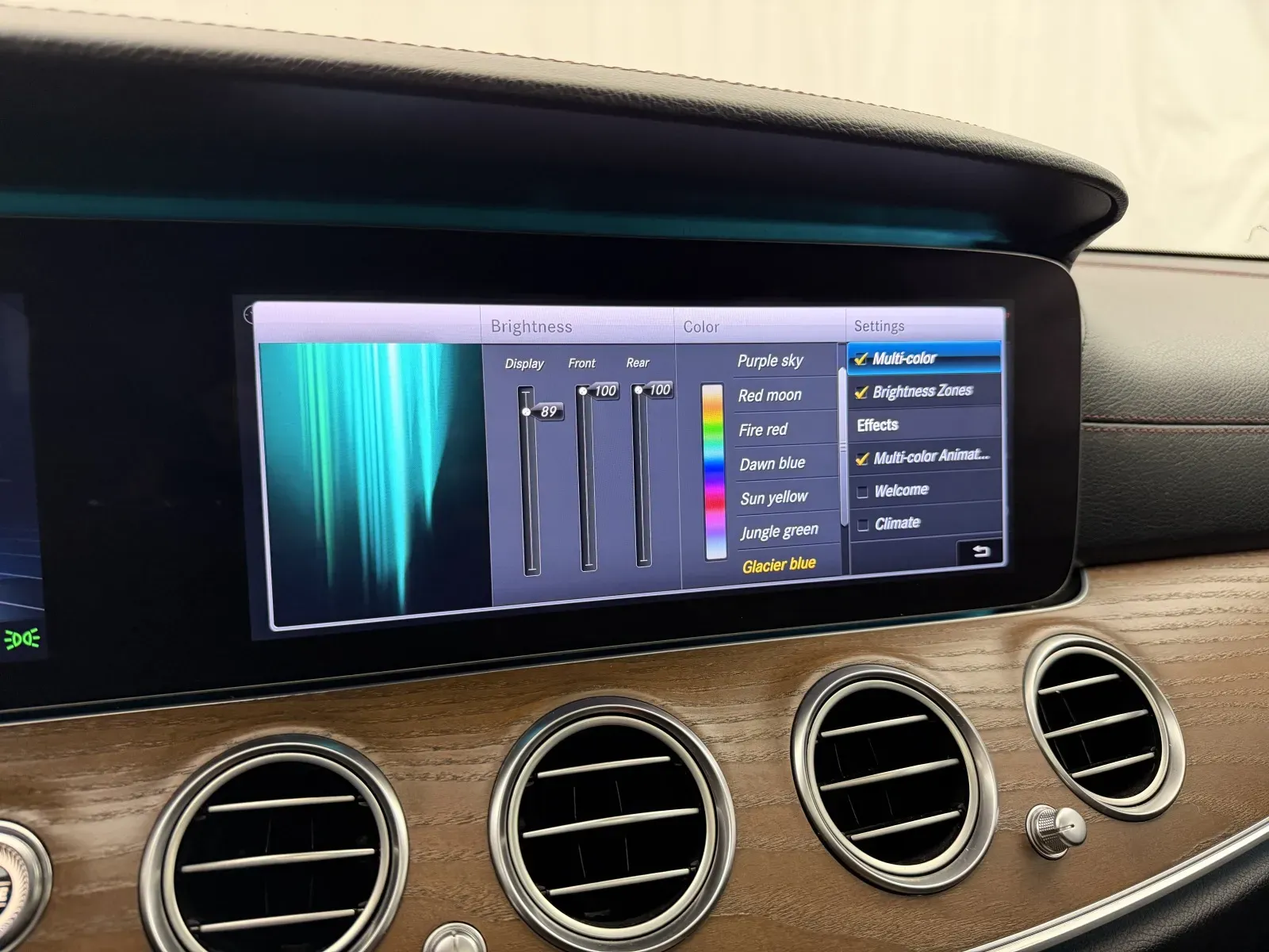 Mercedes-Benz E-Class photo 41