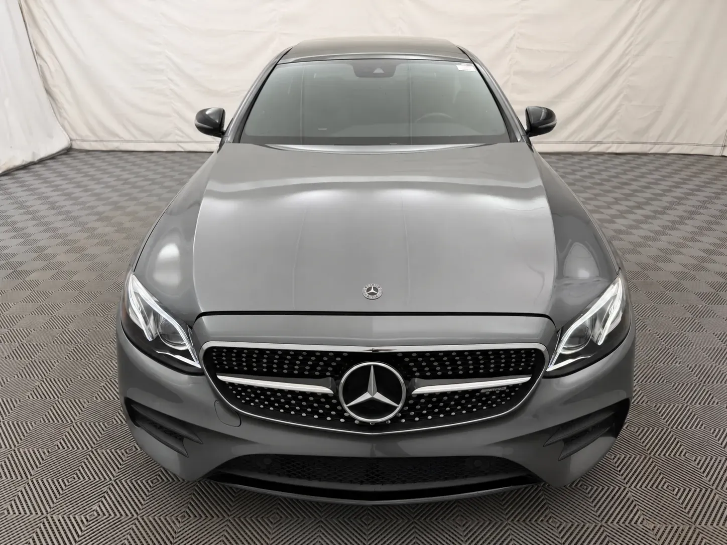 Mercedes-Benz E-Class photo 3