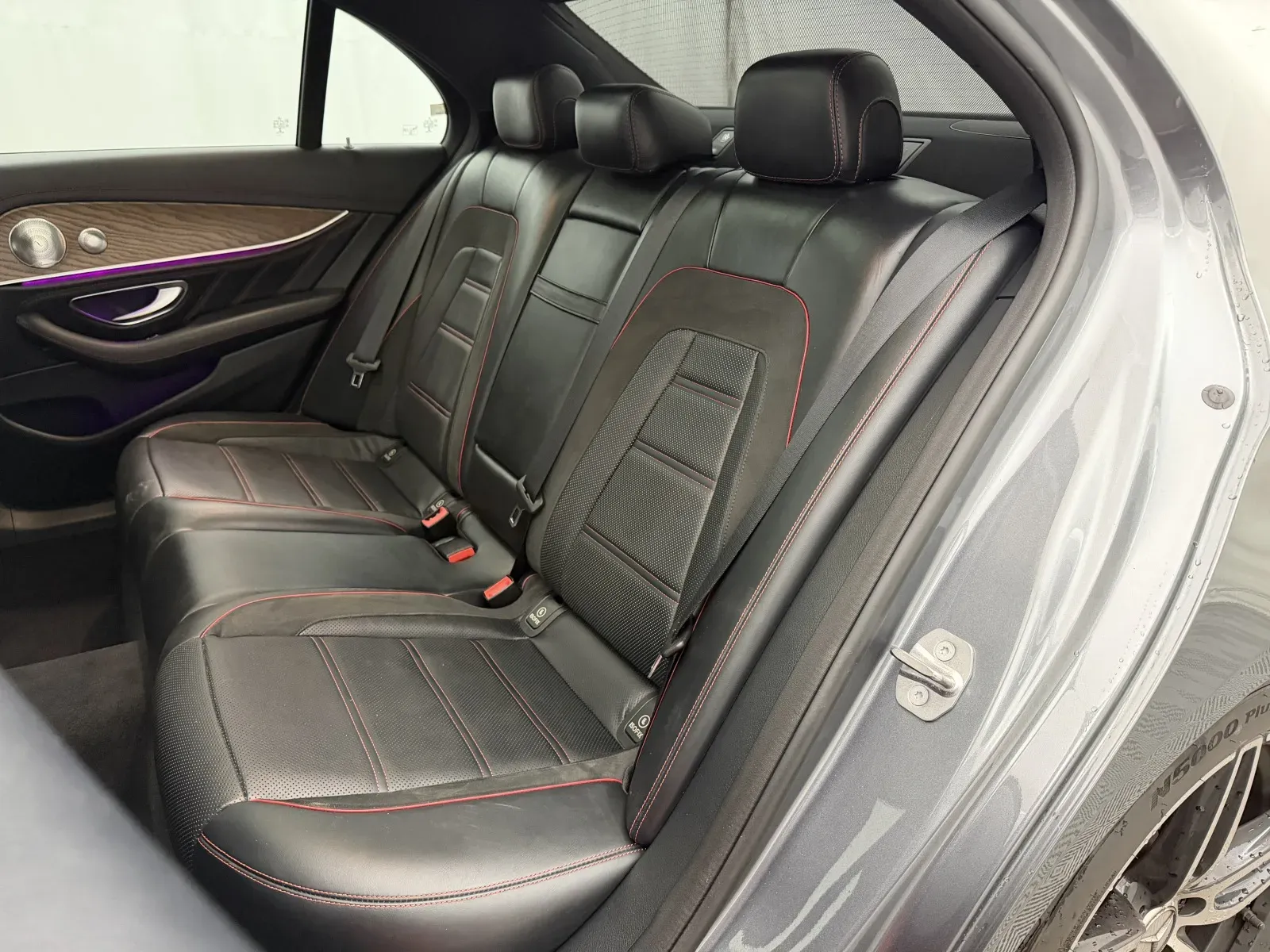 Mercedes-Benz E-Class photo 47