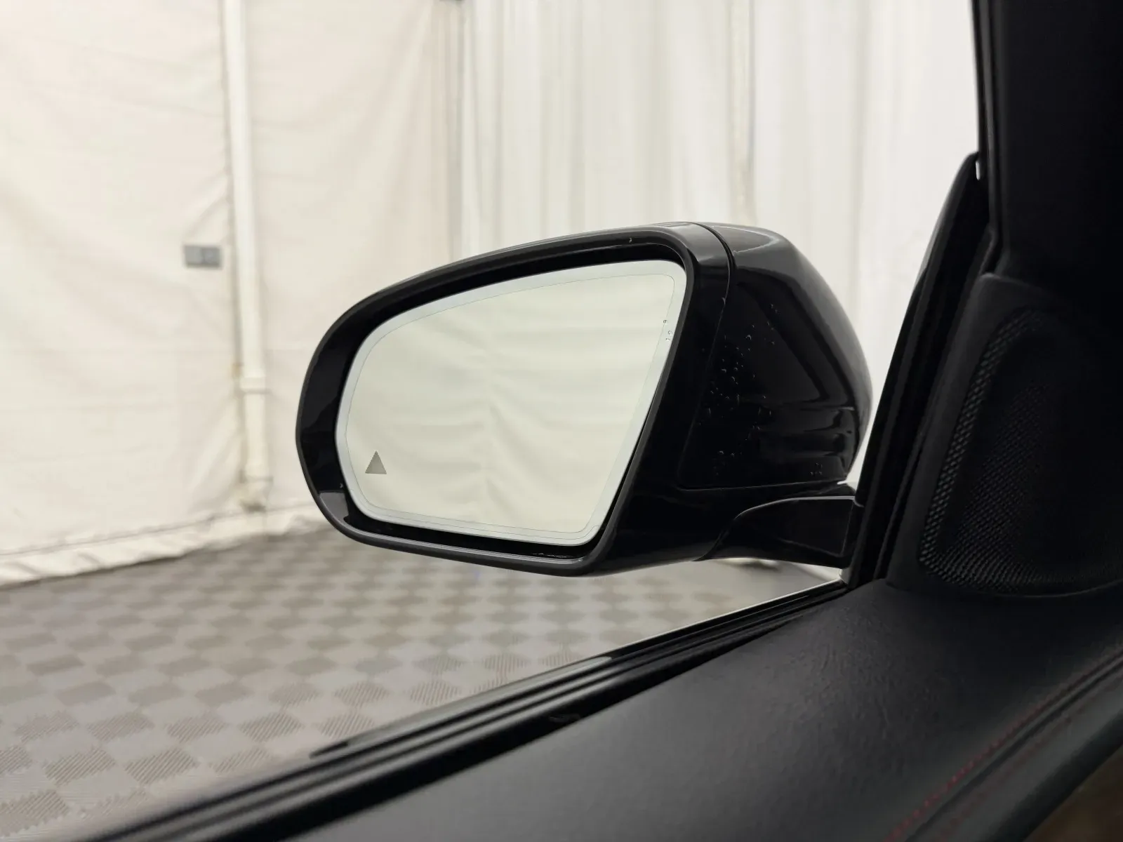 Mercedes-Benz E-Class photo 27