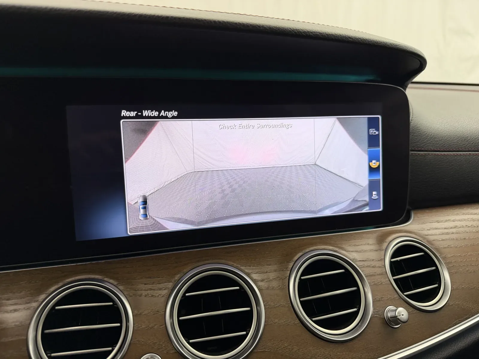 Mercedes-Benz E-Class photo 31