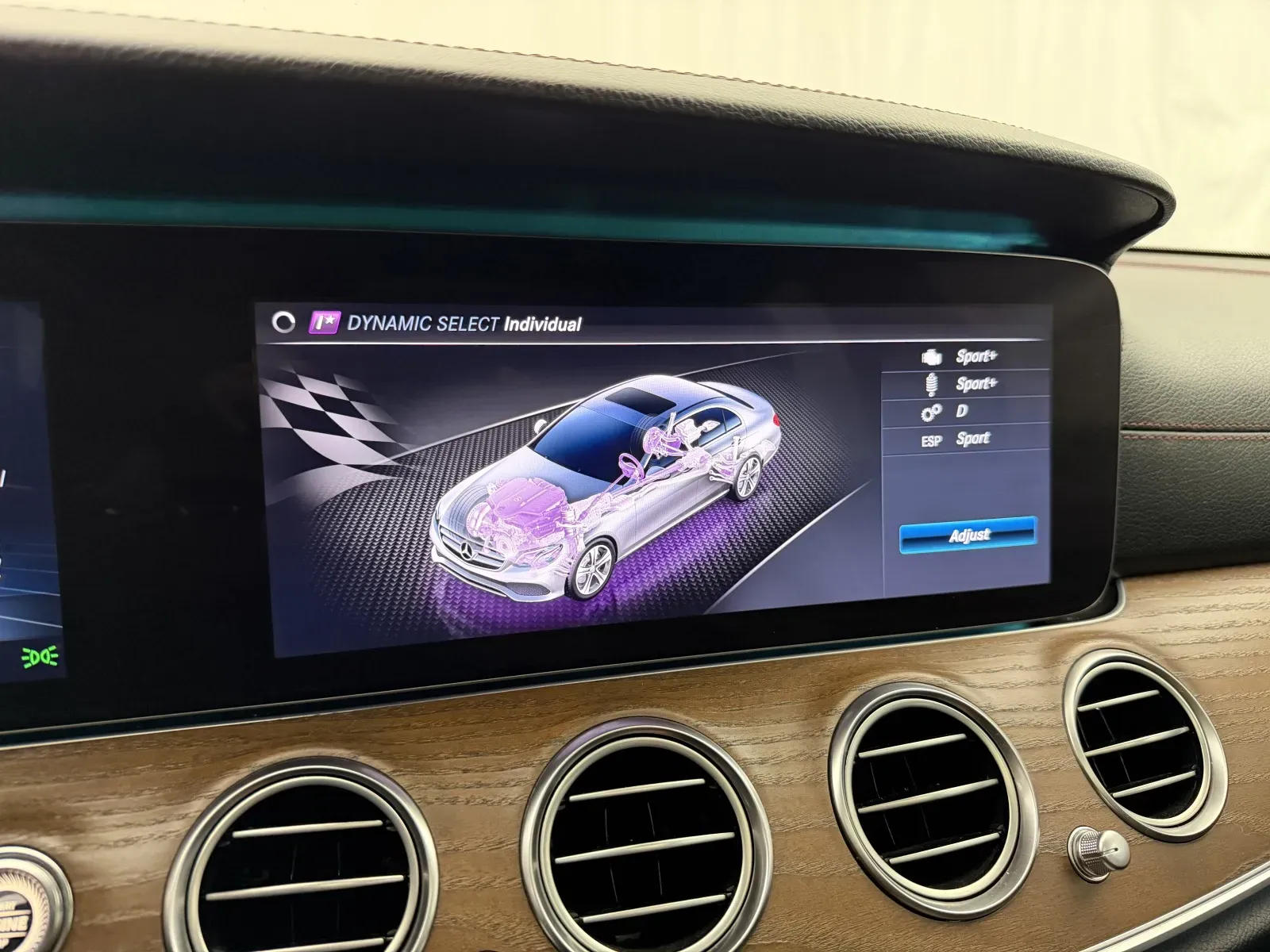 Mercedes-Benz E-Class photo 33