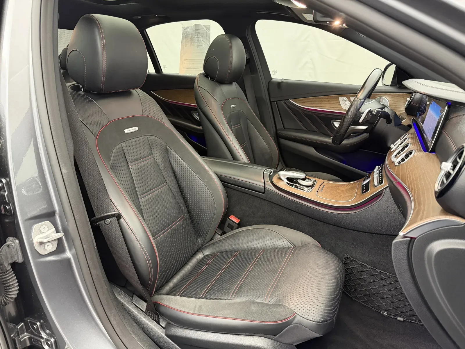 Mercedes-Benz E-Class photo 50