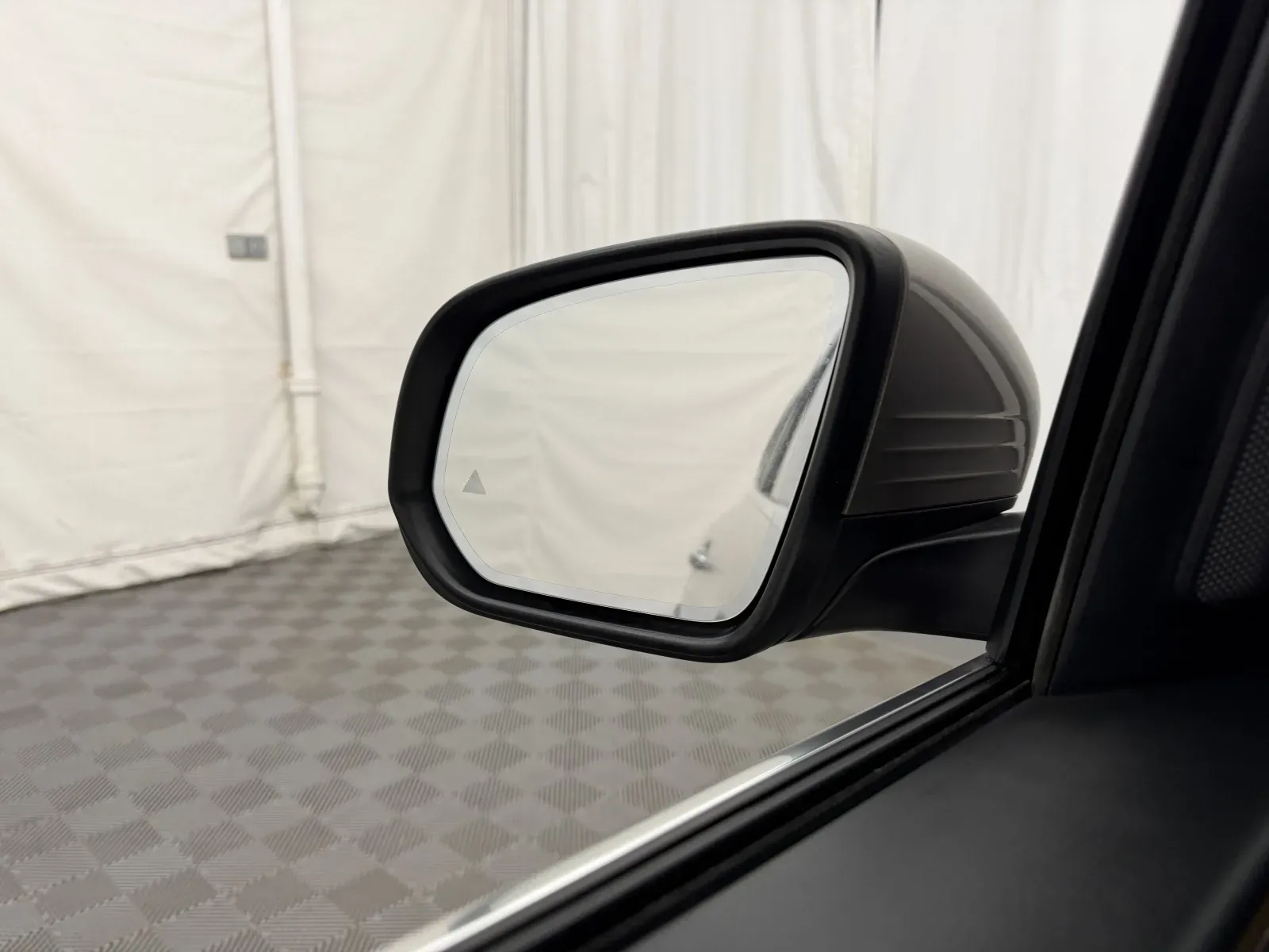 Mercedes-Benz GLS photo 23