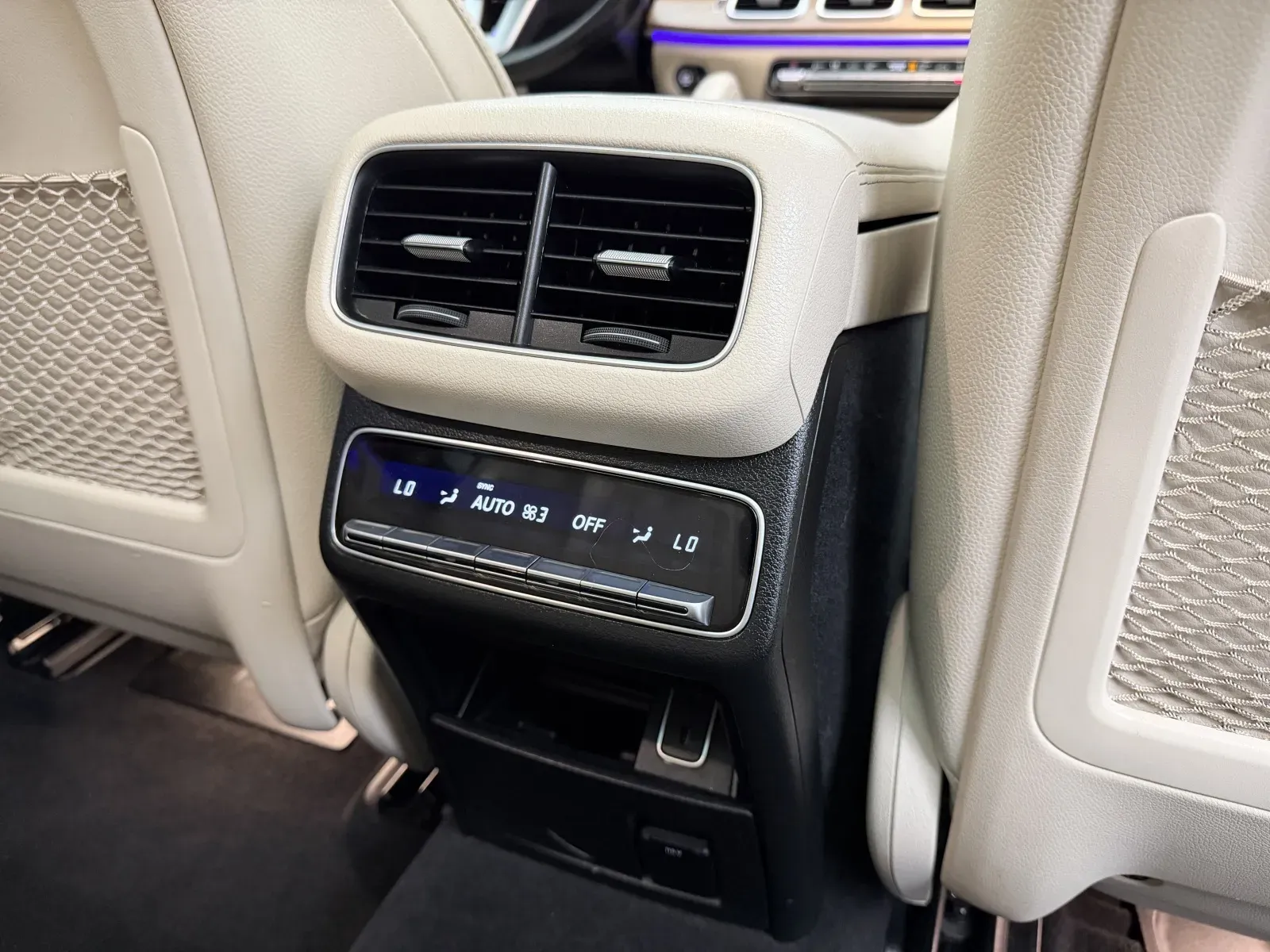 Mercedes-Benz GLS photo 47