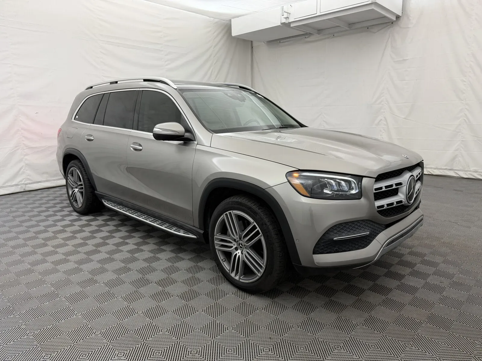Mercedes-Benz GLS photo 4