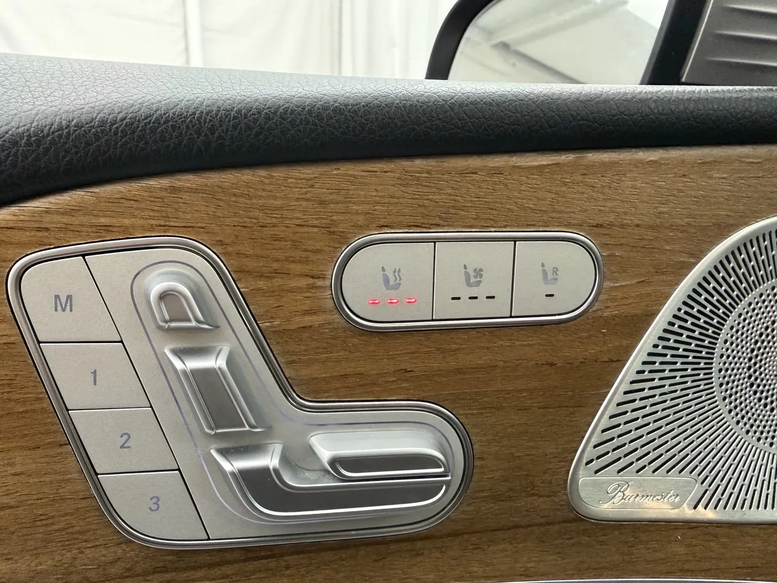 Mercedes-Benz GLS photo 19