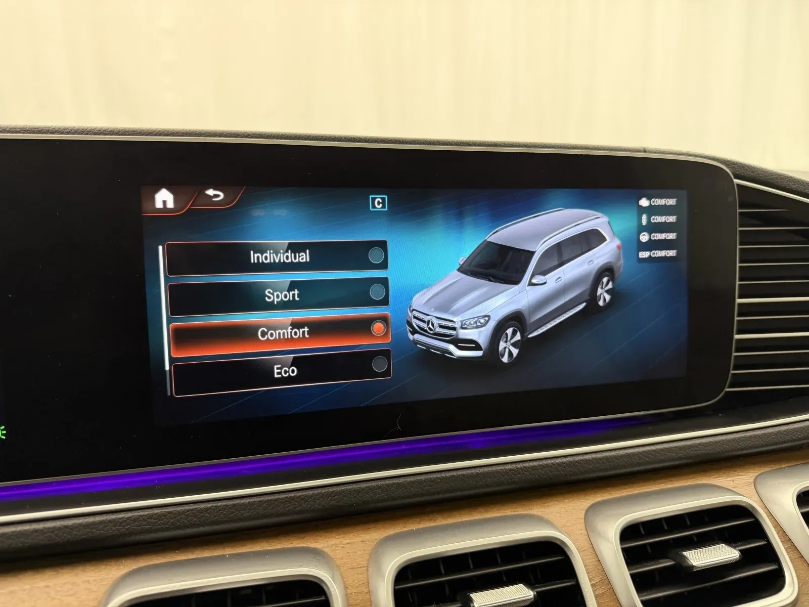 Mercedes-Benz GLS photo 40