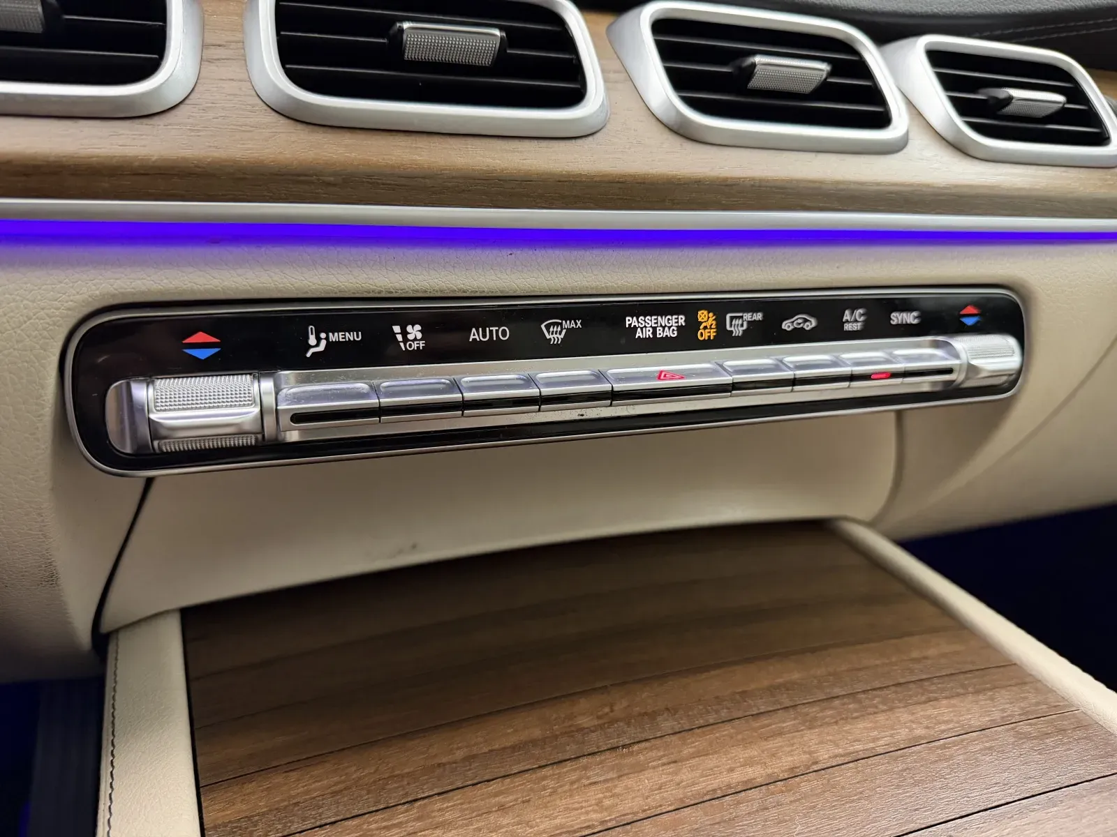 Mercedes-Benz GLS photo 42