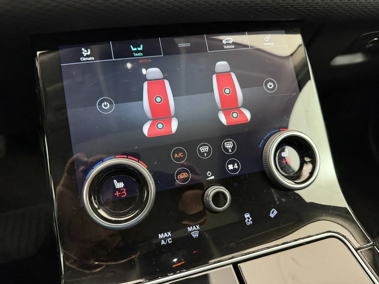 Land Rover Range Rover Velar photo 21