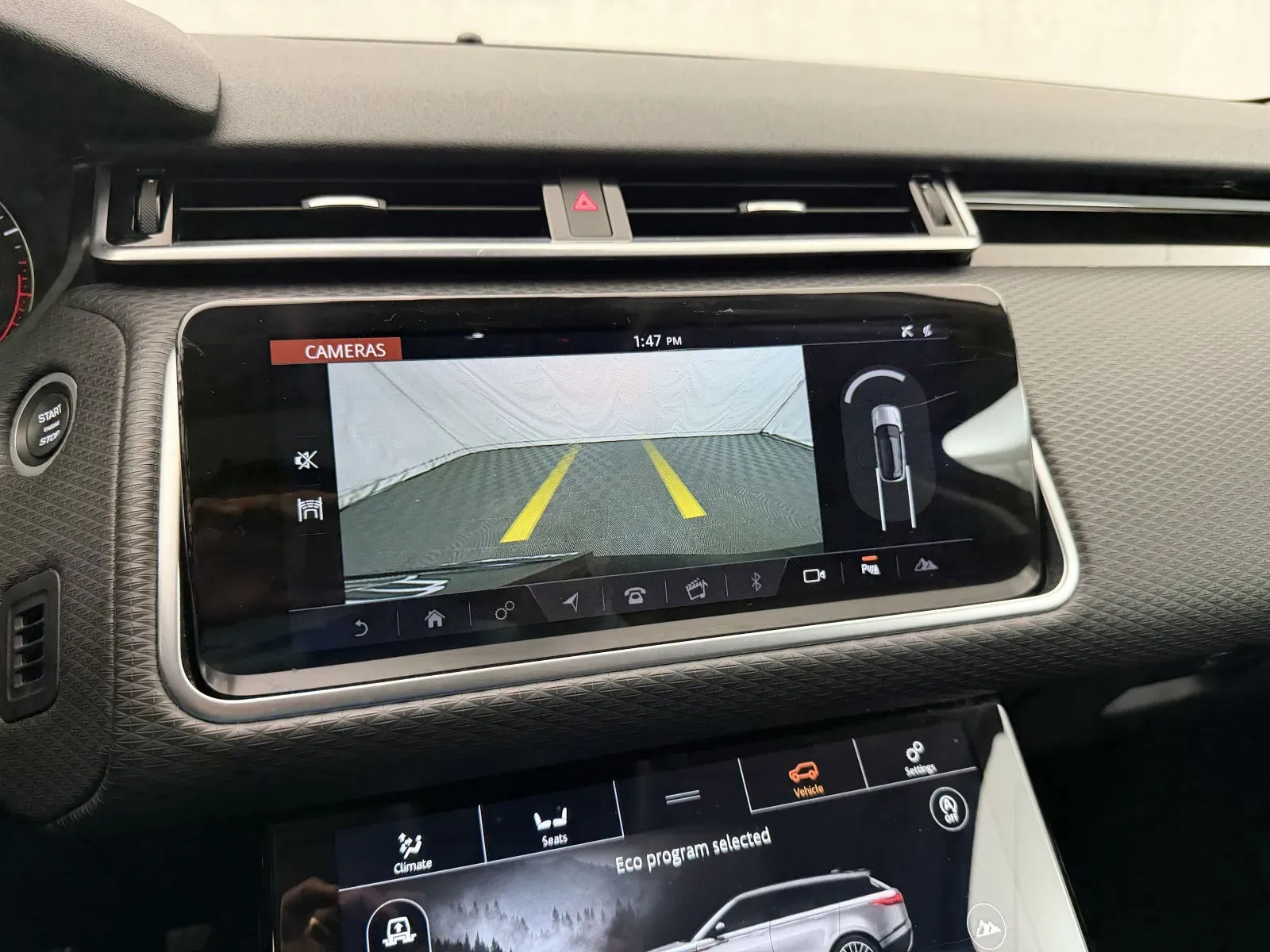 Land Rover Range Rover Velar photo 13