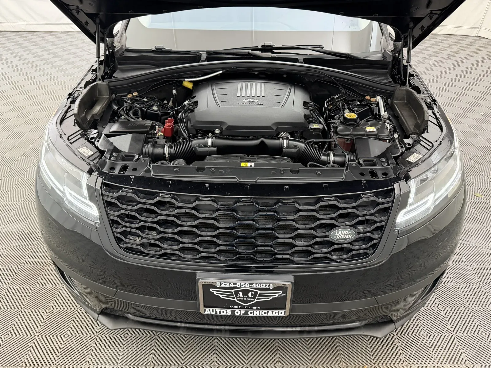 Land Rover Range Rover Velar photo 36