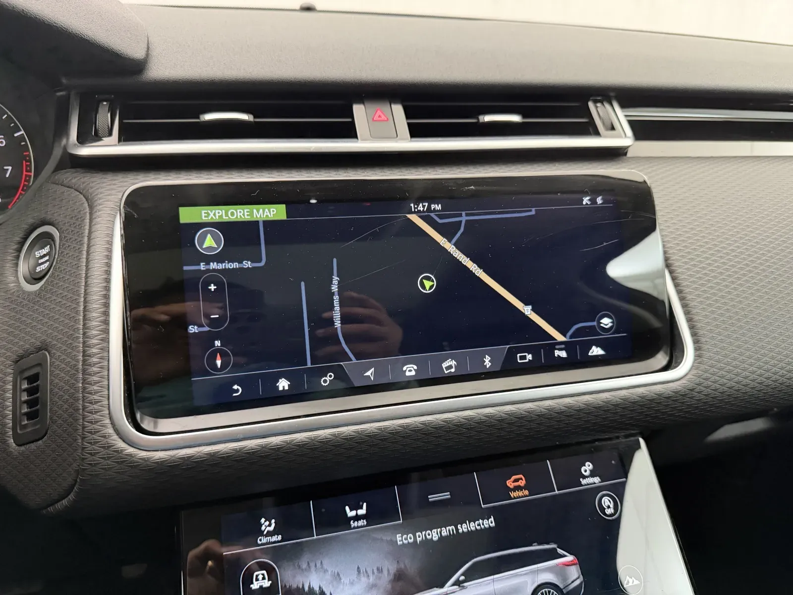 Land Rover Range Rover Velar photo 19