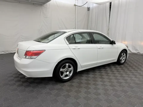 More photos of 2009 Honda Accord Sdn LX-P at Autos of Chicago, IL