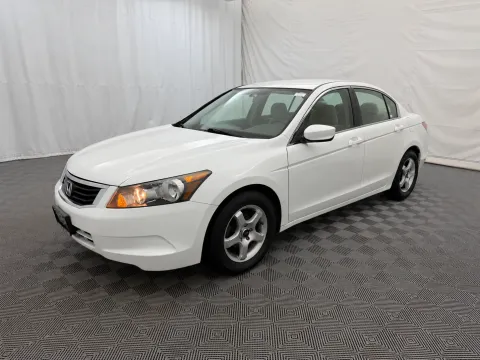 Photos of 2009 Honda Accord Sdn LX-P for sale in Arlington Heights, IL at Autos of Chicago