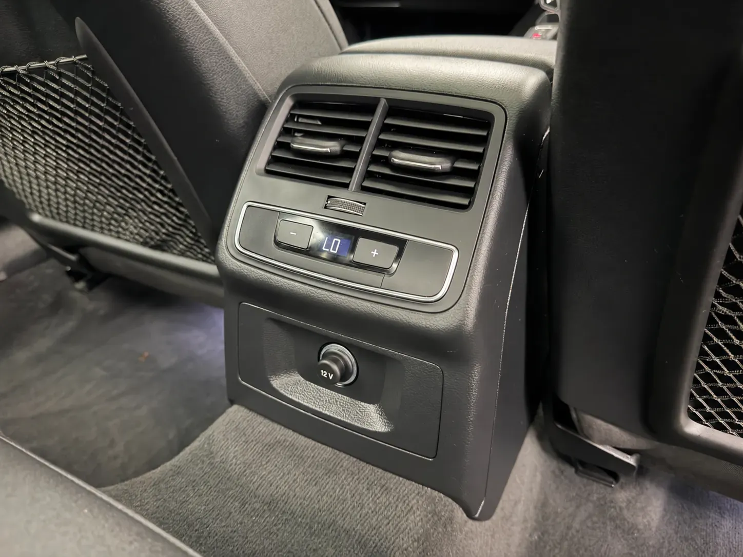 Audi A4 photo 31